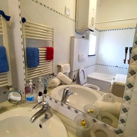 Casa Jessi 45 איסקיה